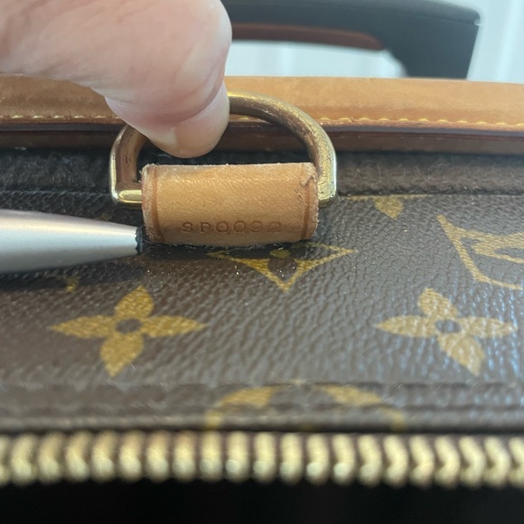 For Sale! Louis Vuitton Pegase 55 carryon suitcase. - Picture 6 of 15